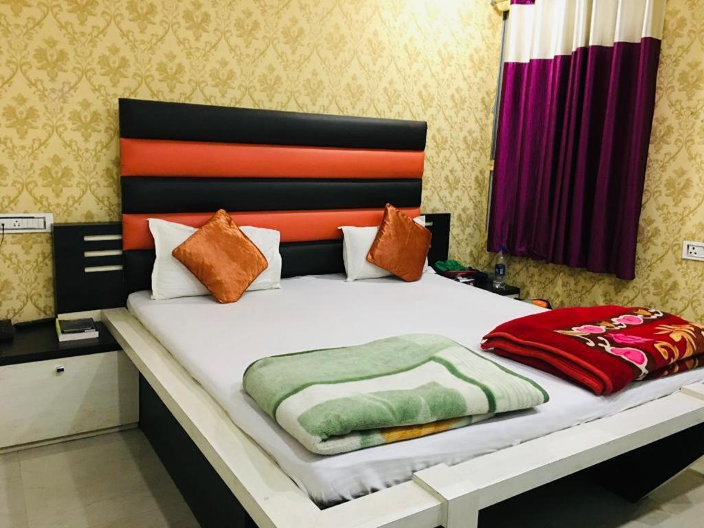 Hotel Natraj 瑟瑟拉姆 外观 照片